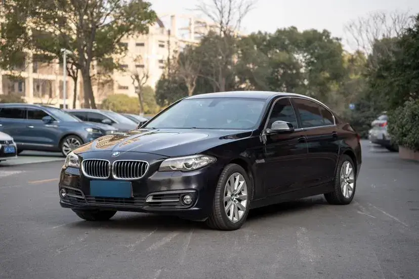 2014 BMW 5 Series 3.0L 258HP L6 8AT