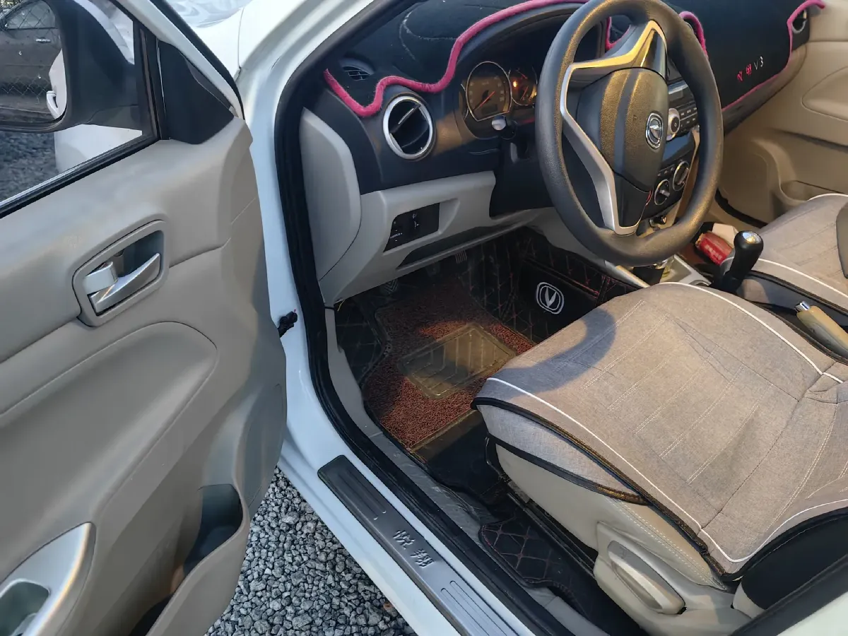 2015 ChangAn Alsvin V3 1.4L 101HP L4 5MT,autocango,china used car exporter,china ev exporter,chinese used car exporter,chinese used ev exporter