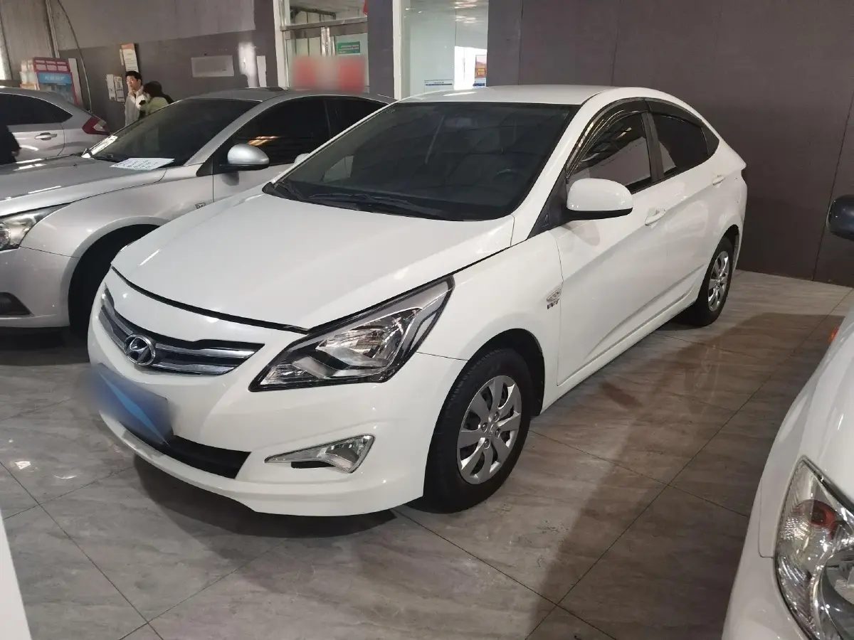 2014 Hyundai Reina 1.4L 107HP L4 5MT