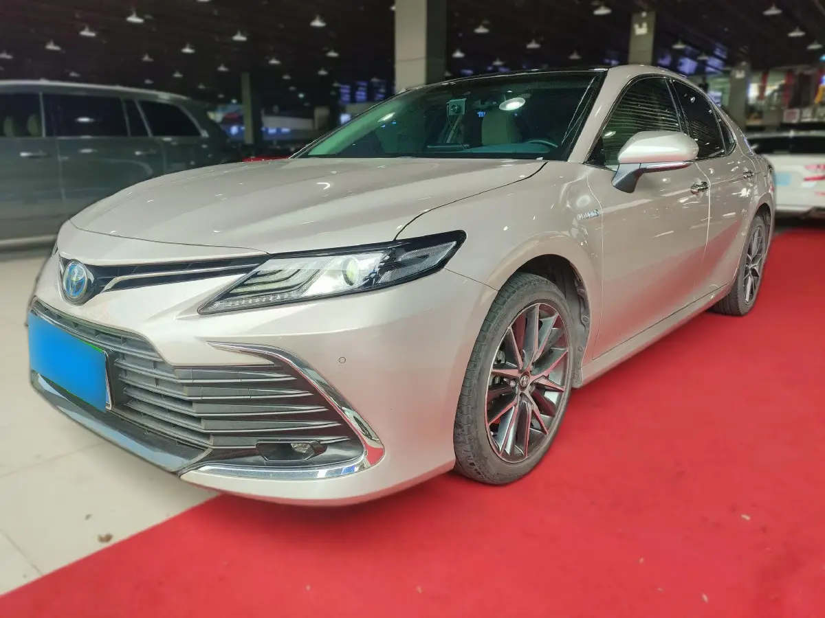 2021 Toyota Camry 2.5L 178HP L4 E-CVT Hybrid