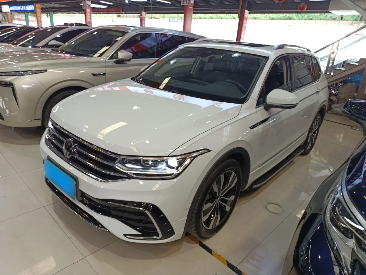 2023 Volkswagen Tiguan L 2.0T 186HP L4 7DCT
