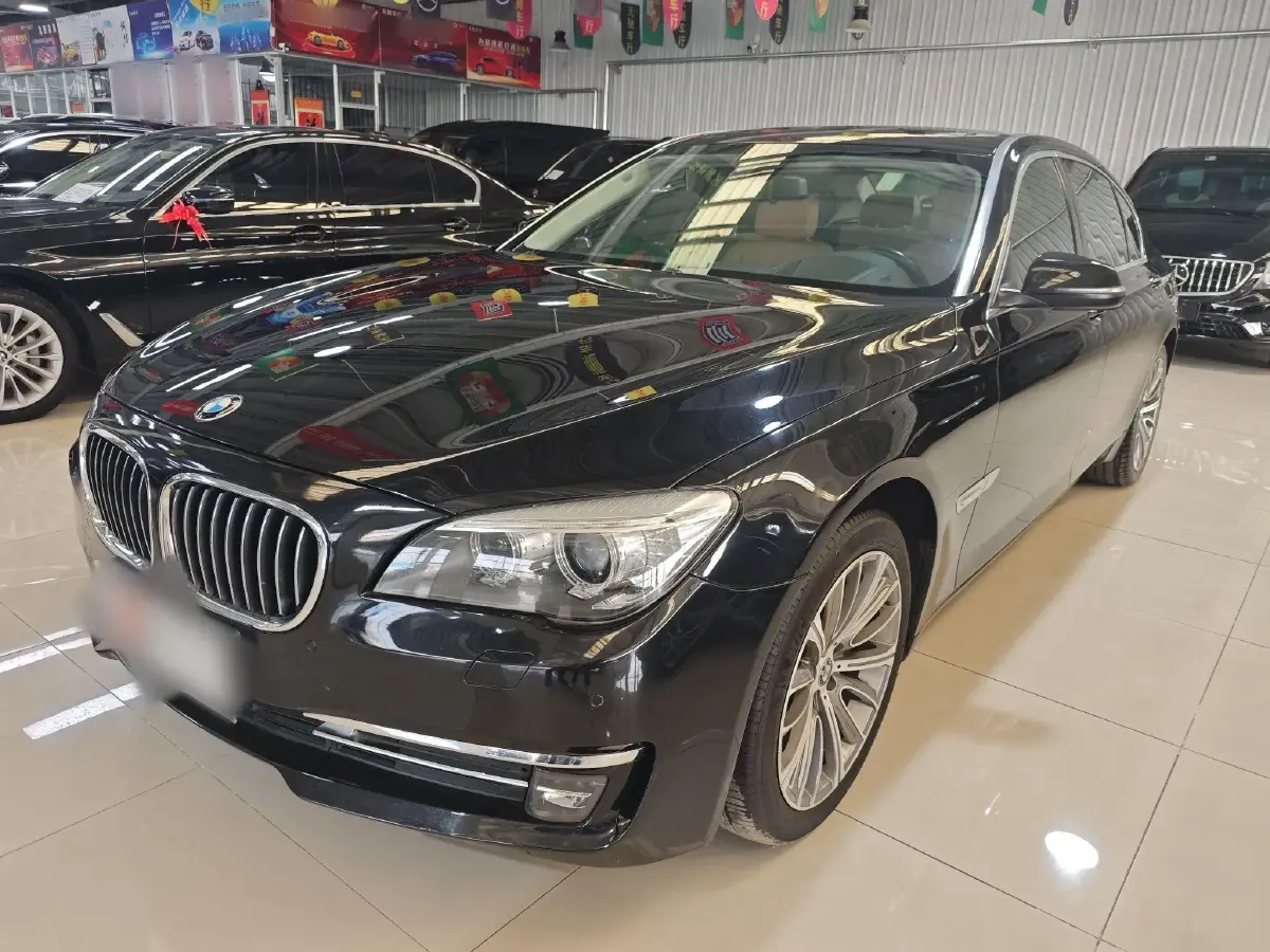 2014 BMW 7 Series 3.0L 258HP L6 8AT