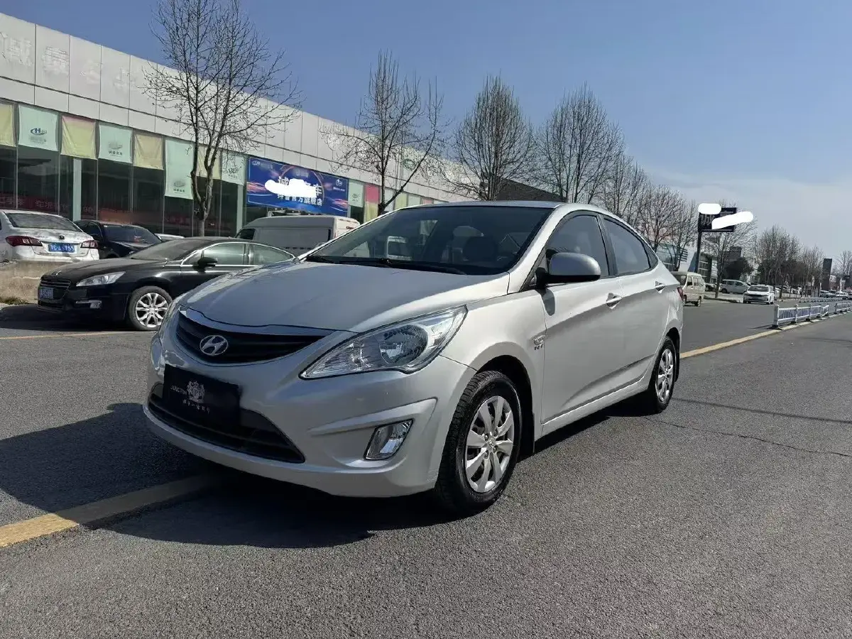 2010 Hyundai Reina 1.4L 107HP L4 5MT