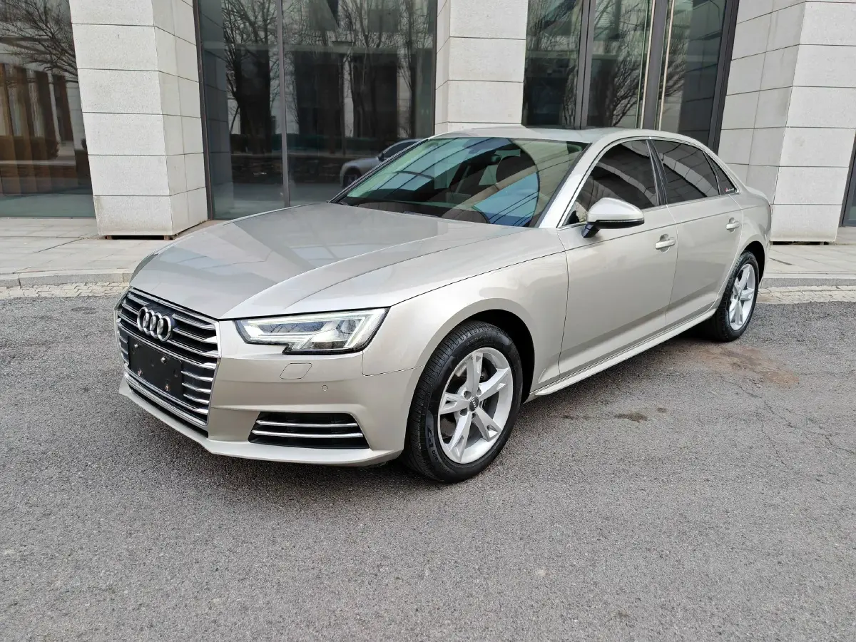 2017 Audi A4L 2.0T 190HP L4 7DCT