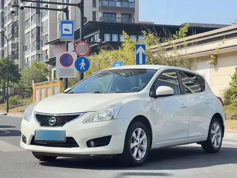 2011 Nissan Tiida 1.6L 126HP L4 CVT