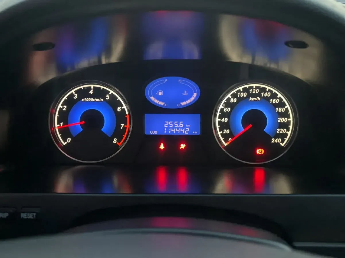 2013 Geely Emgrand Classic 1.5L 109HP L4 5MT,autocango,china used car exporter,china ev exporter,chinese used car exporter,chinese used ev exporter