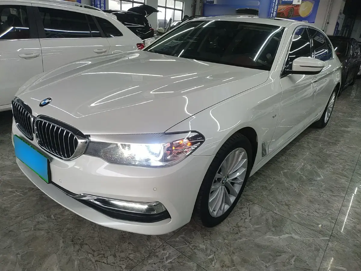 2018 BMW 5 Series 2.0T 184HP L4 8AT