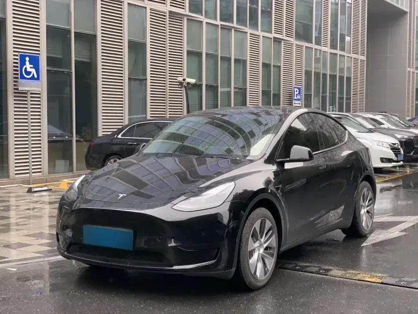 2022 Tesla Model Y BEV 60KWH