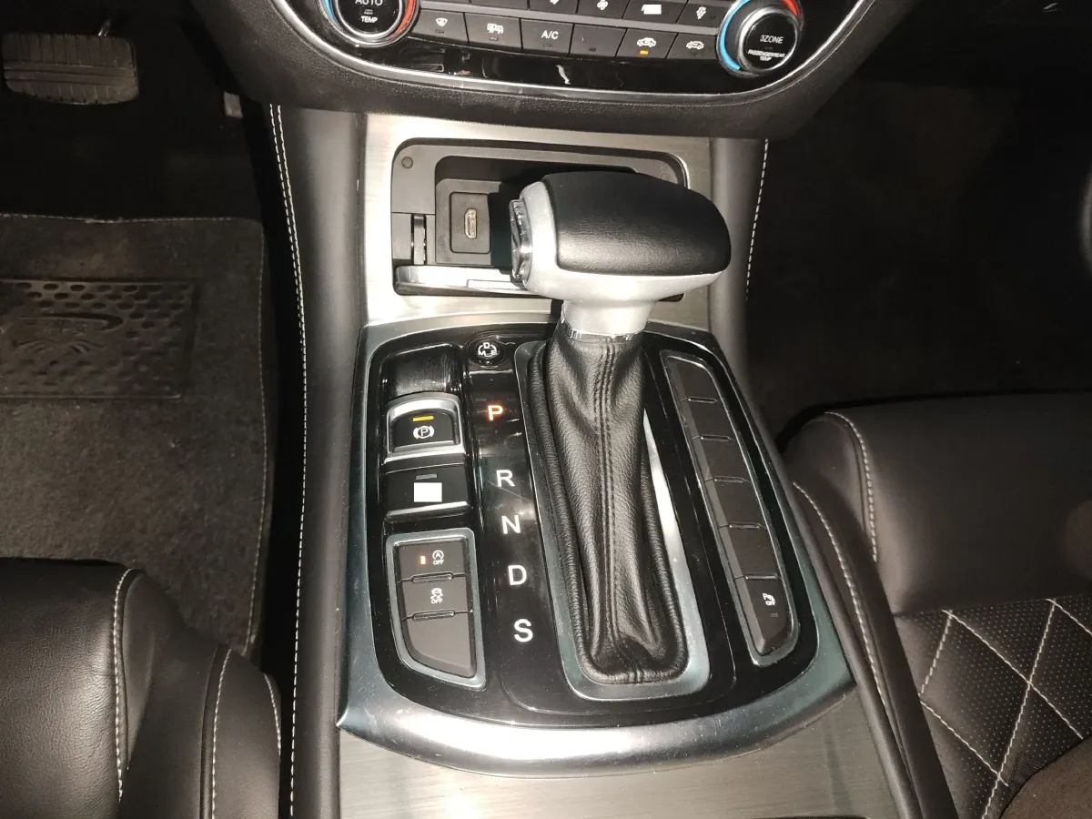 2017 GAC Trumpchi GA8 2.0T 197HP L4 6AT,autocango,china used car exporter,china ev exporter,chinese used car exporter,chinese used ev exporter