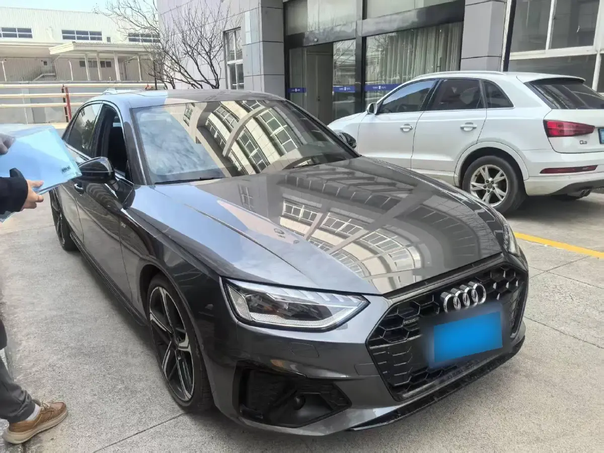 2023 Audi A4L 2.0T 245HP L4 7DCT