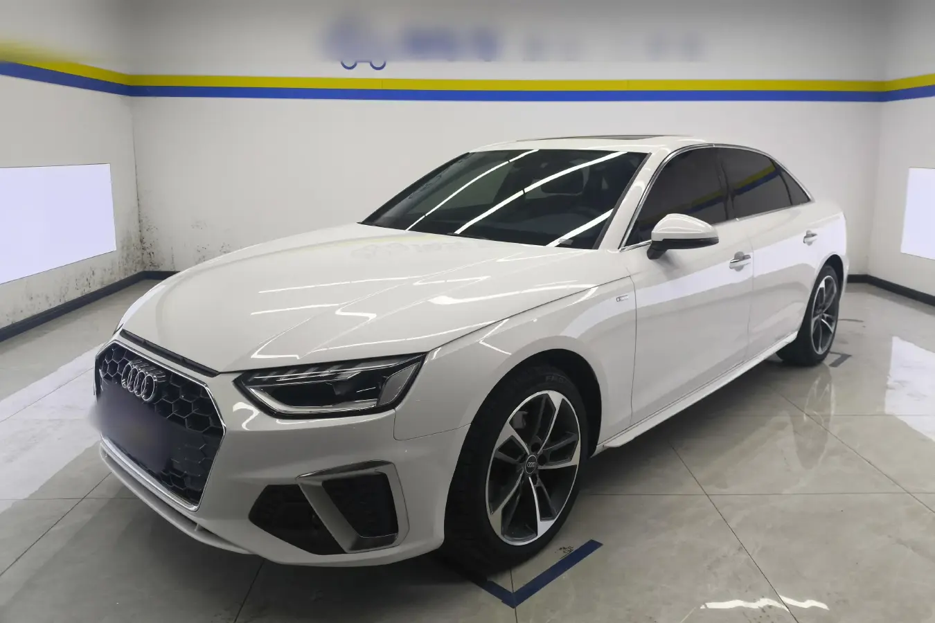 2022 Audi A4L 2.0T 190HP L4 7DCT