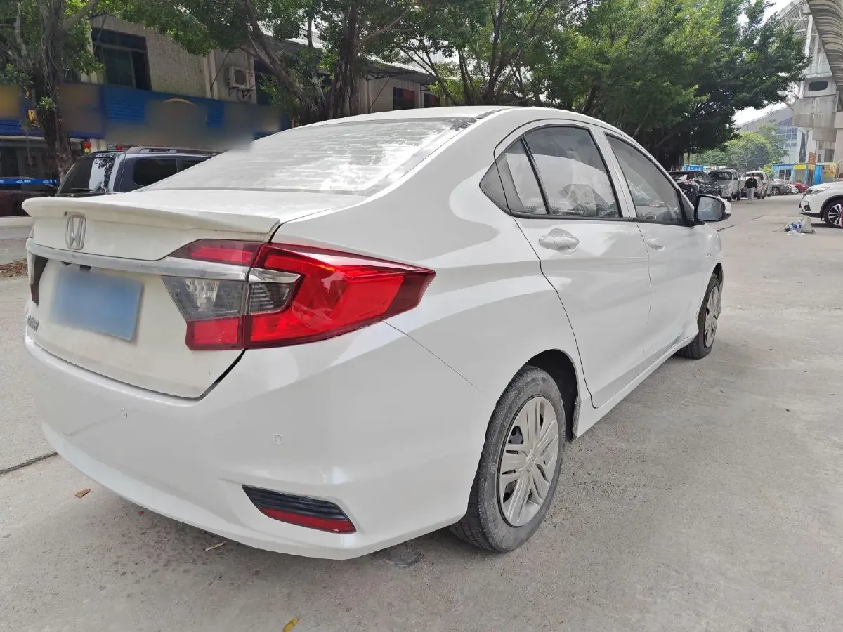 2016 Honda Greiz 1.5L 131HP L4 CVT,autocango,china used car exporter,china ev exporter,chinese used car exporter,chinese used ev exporter