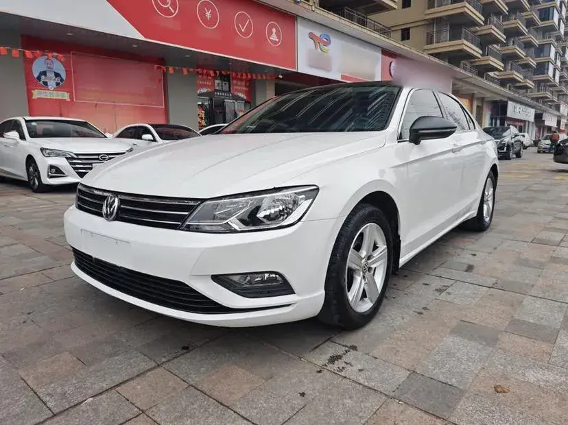 2015 Volkswagen Lamando 1.4T 131HP L4 7DCT