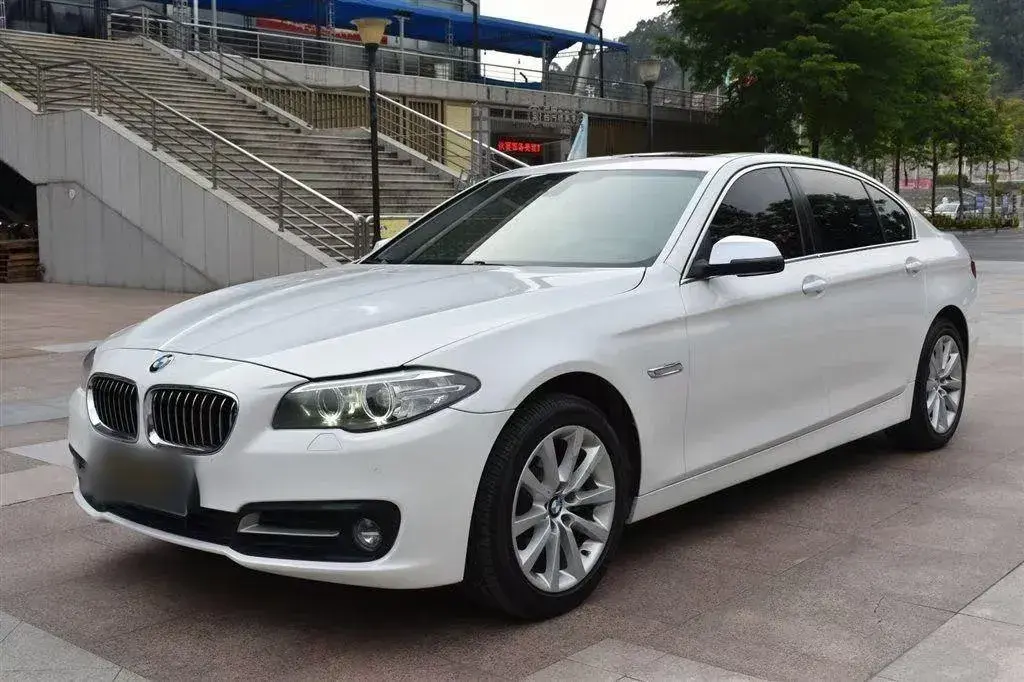 2014 BMW 5 Series 2.0T 245HP L4 8AT