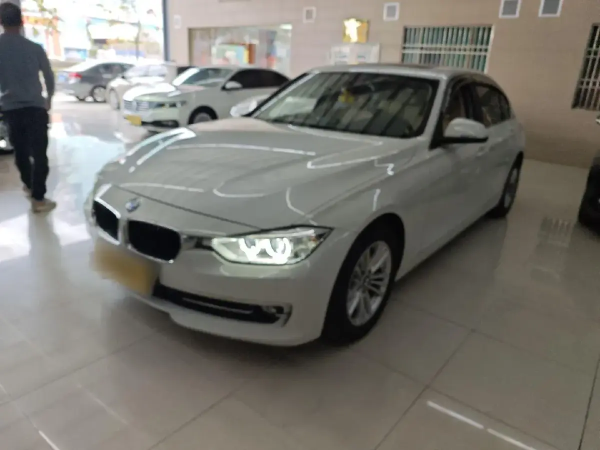 2015 BMW 3 Series 2.0T 184HP L4 8AT