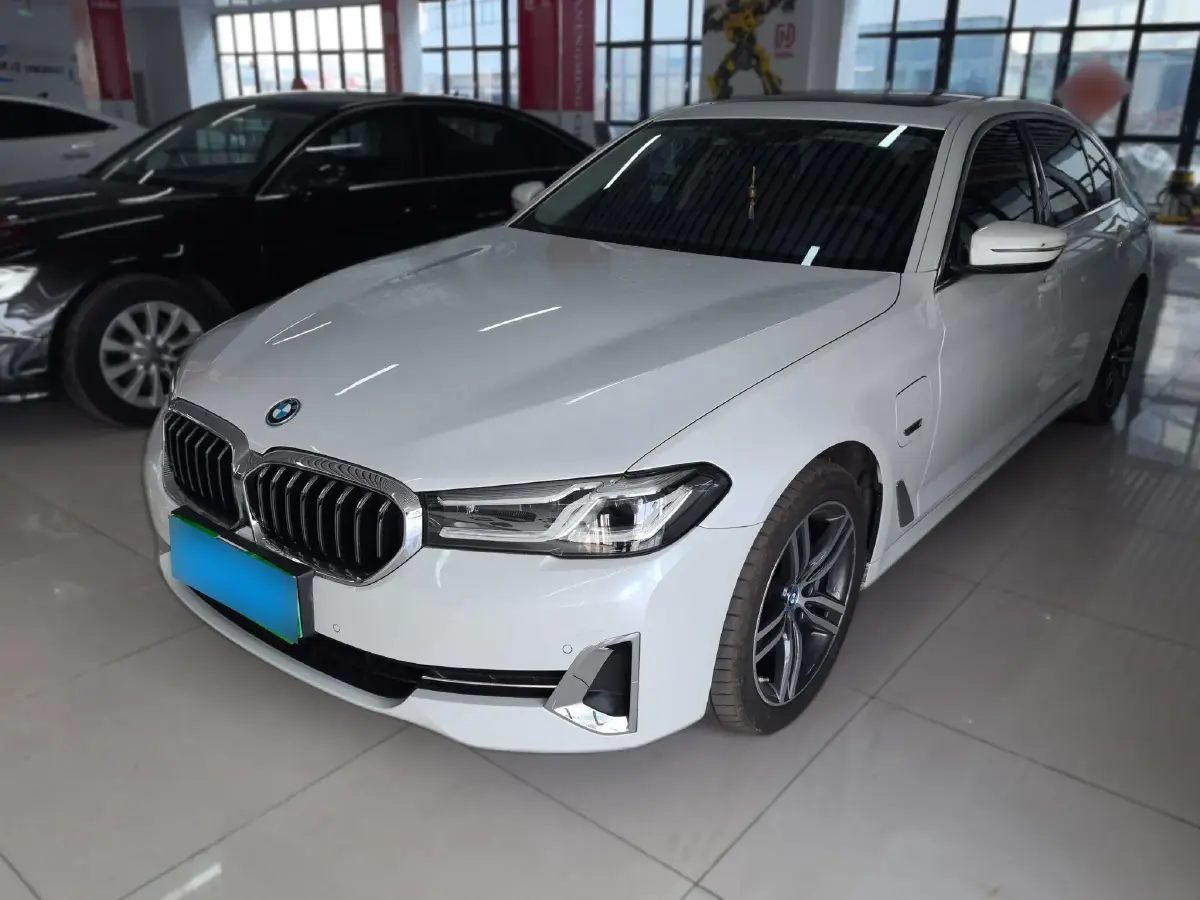 2022 BMW 5 Series 2.0T 184HP L4 8AT PHEV 17.7KWH
