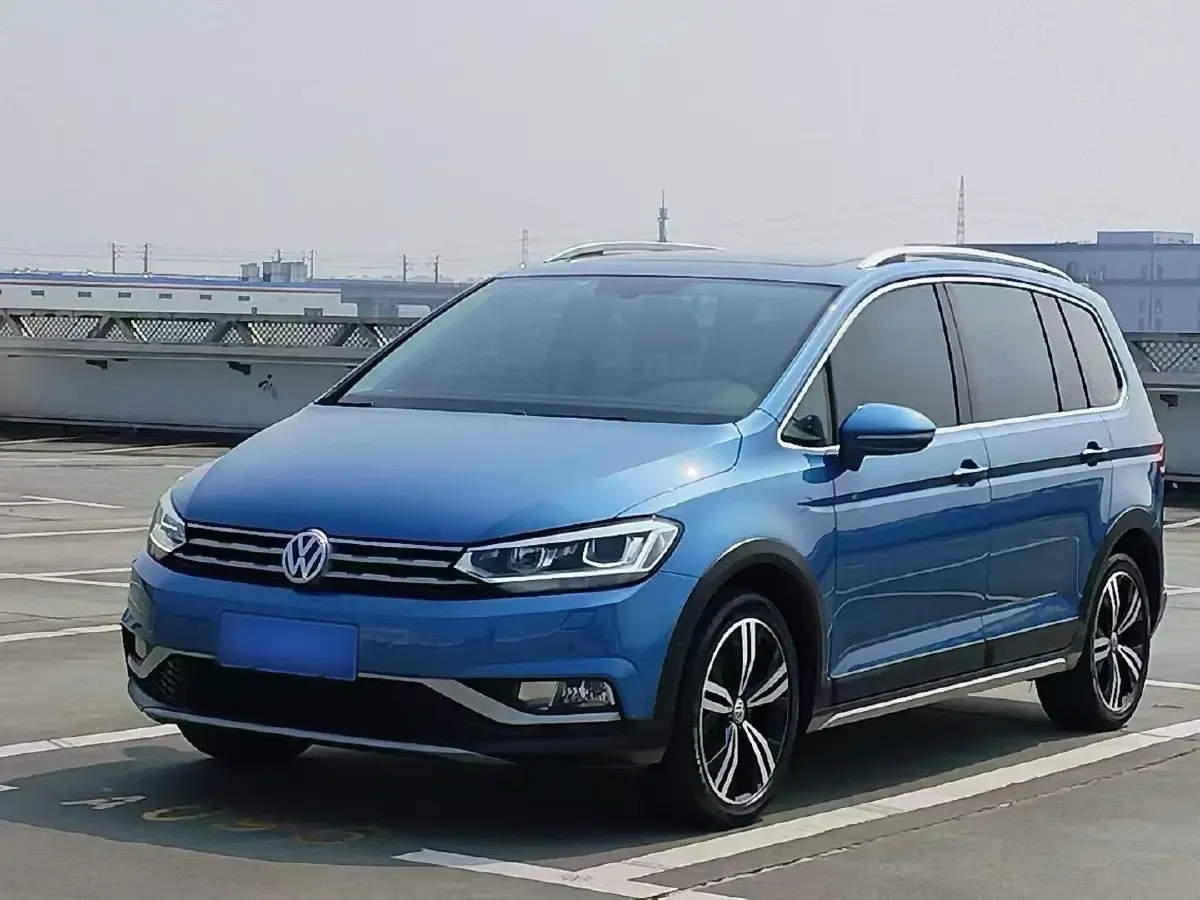 2018 Volkswagen Touran 1.4T 150HP L4 7DCT
