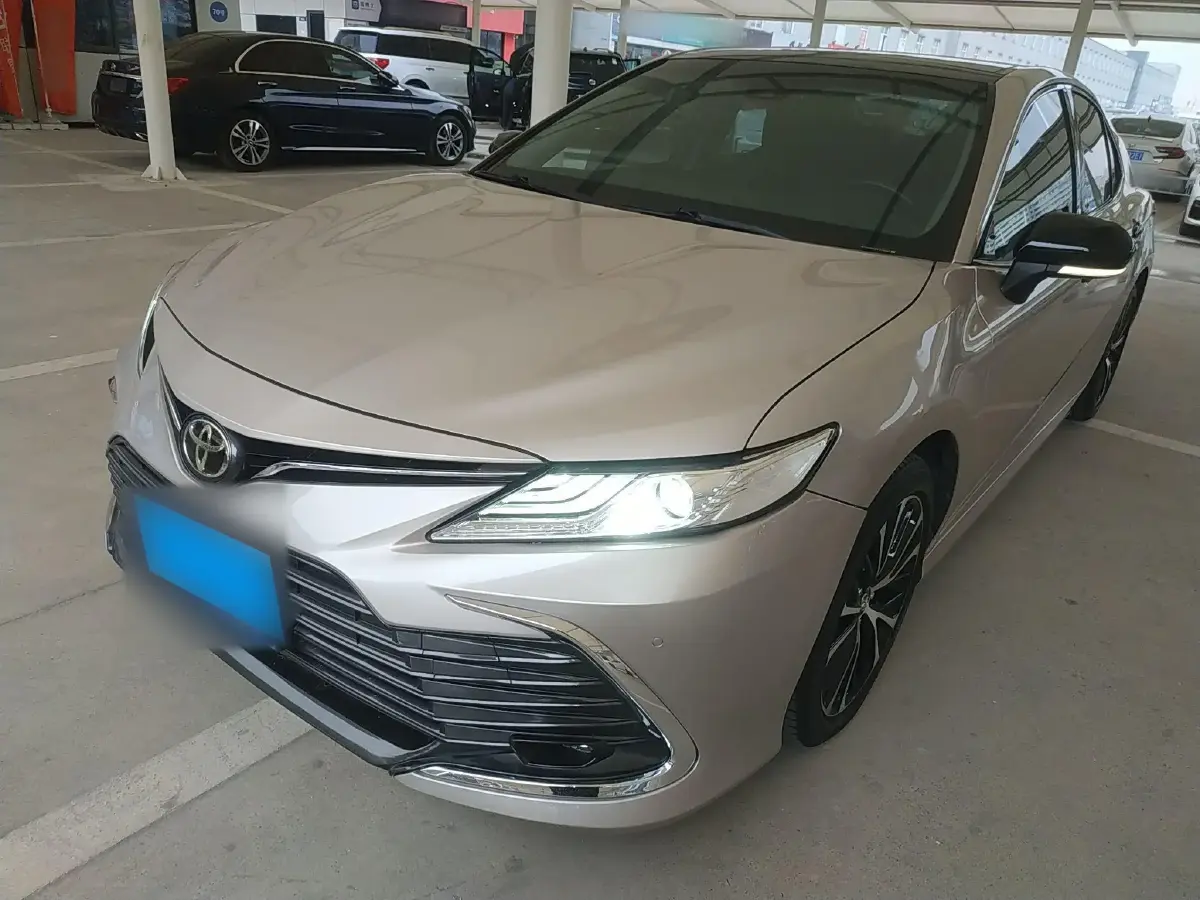 2019 Toyota Camry 2.5L 209HP L4 8AT