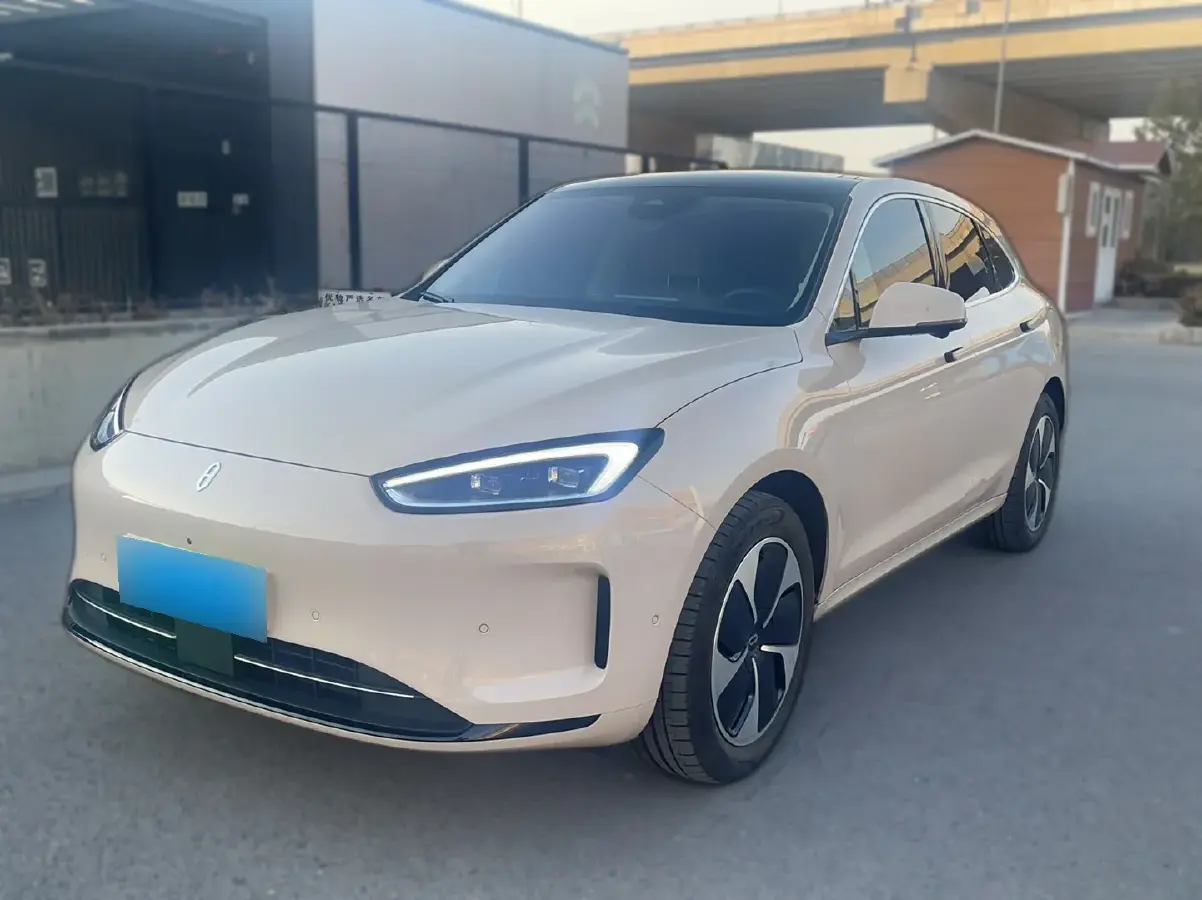 2023 HIMA M5 BEV 80KWH