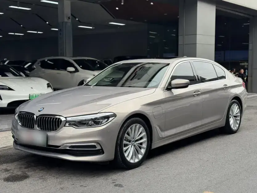 2020 BMW 5 Series 2.0T 184HP L4 8AT PHEV 17.7KWH