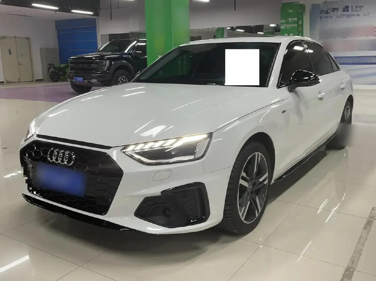 2022 Audi A4L 2.0T 190HP L4 7DCT
