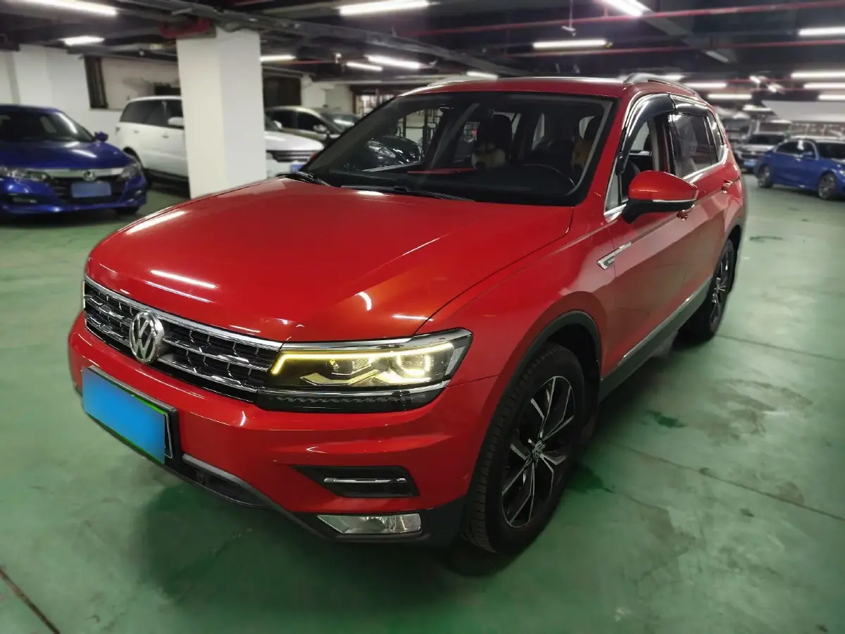 2017 Volkswagen Tiguan L 2.0T 220HP L4 7DCT
