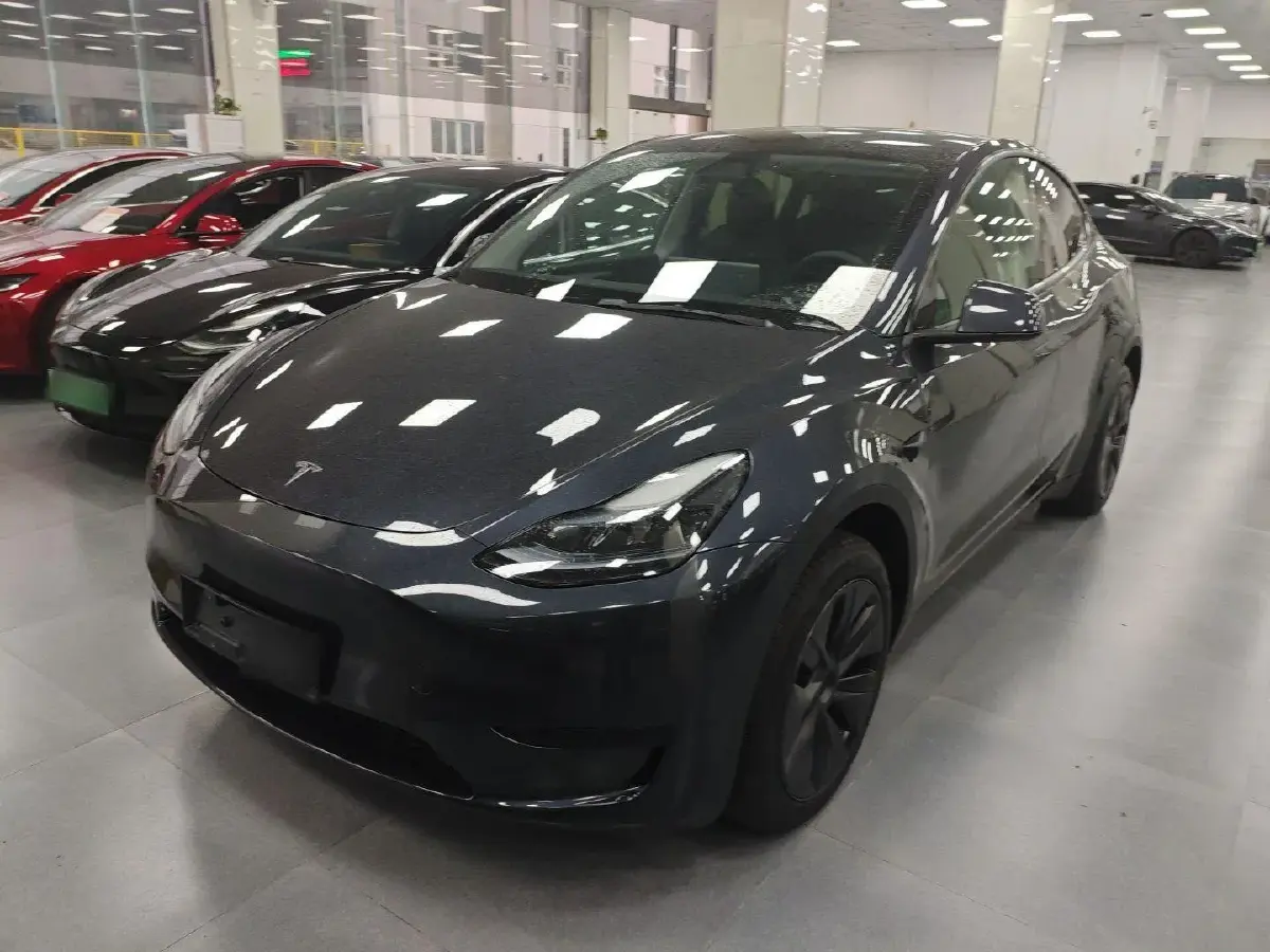 2024 Tesla Model Y BEV 60KWH