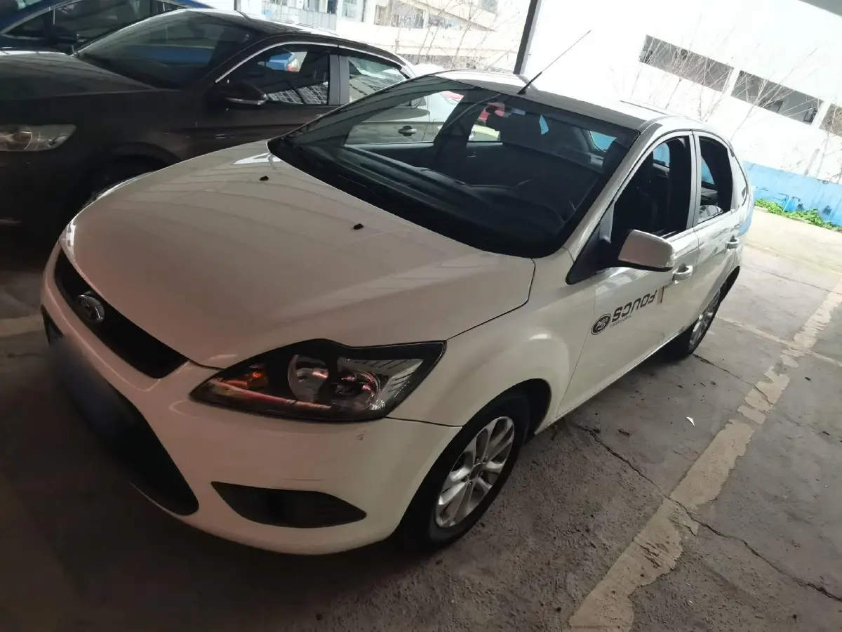 2013 Ford Focus 1.8L 124HP L4 4AT