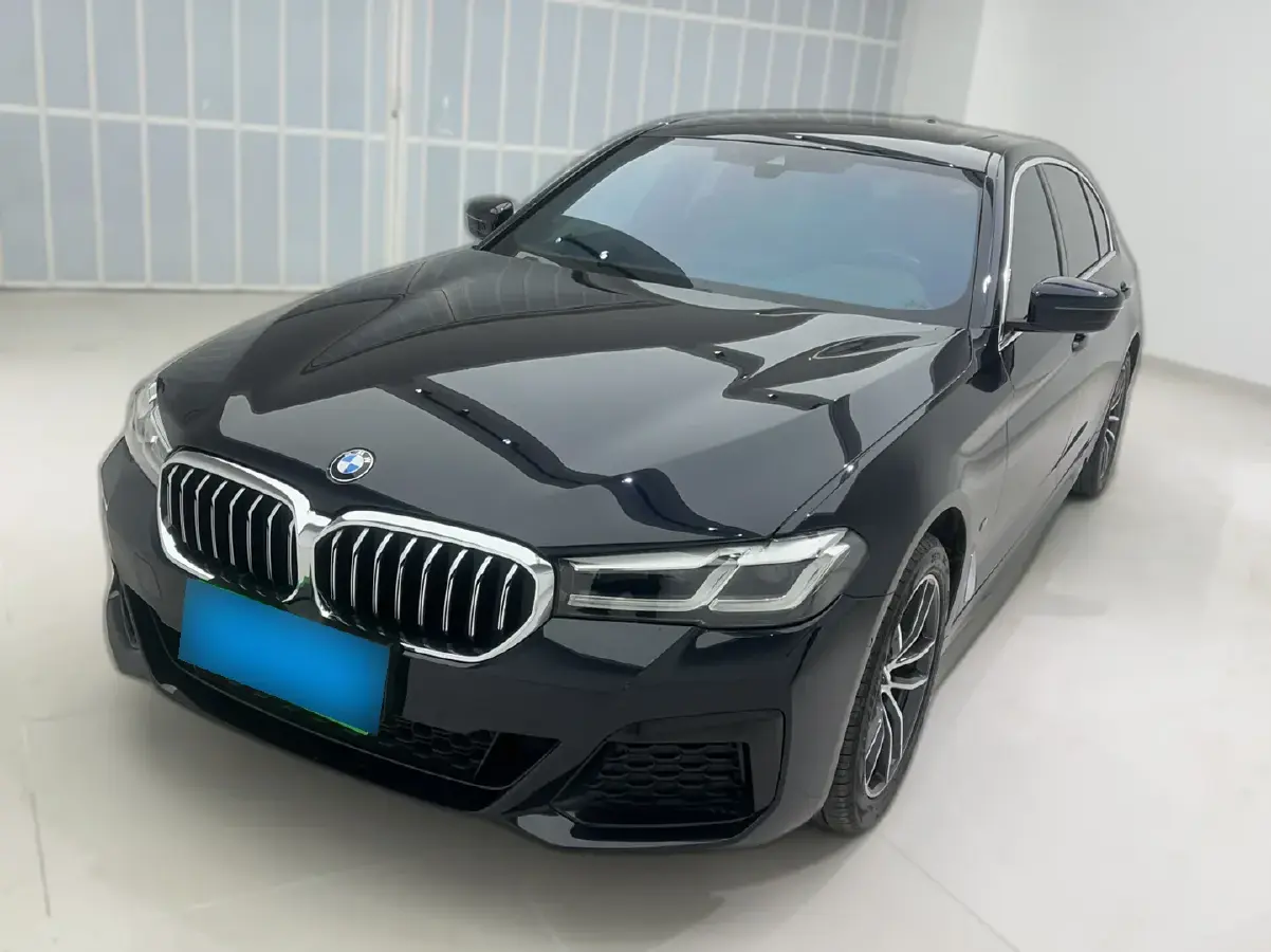 2022 BMW 5 Series 2.0T 184HP L4 8AT