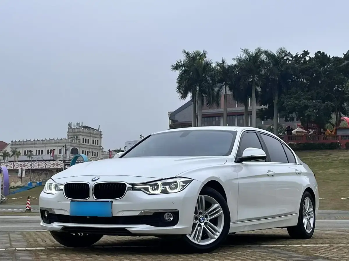 2017 BMW 3 Series 2.0T 184HP L4 8AT