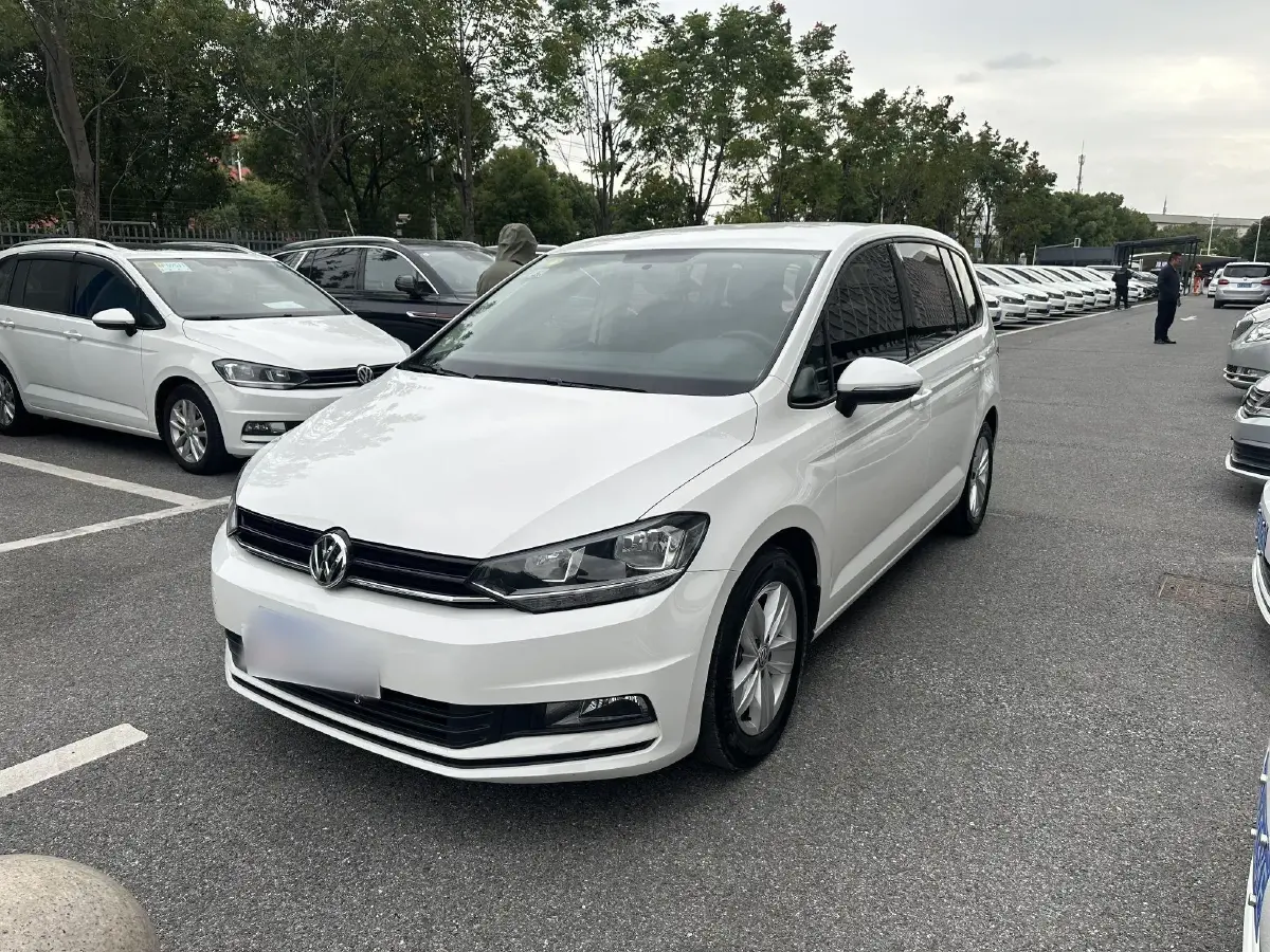 2018 Volkswagen Touran 1.4T 150HP L4 7DCT
