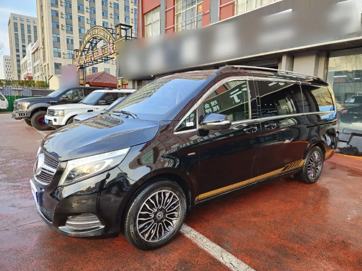 2018 Mercedes-Benz V Class 2.0T 211HP L4 7AT