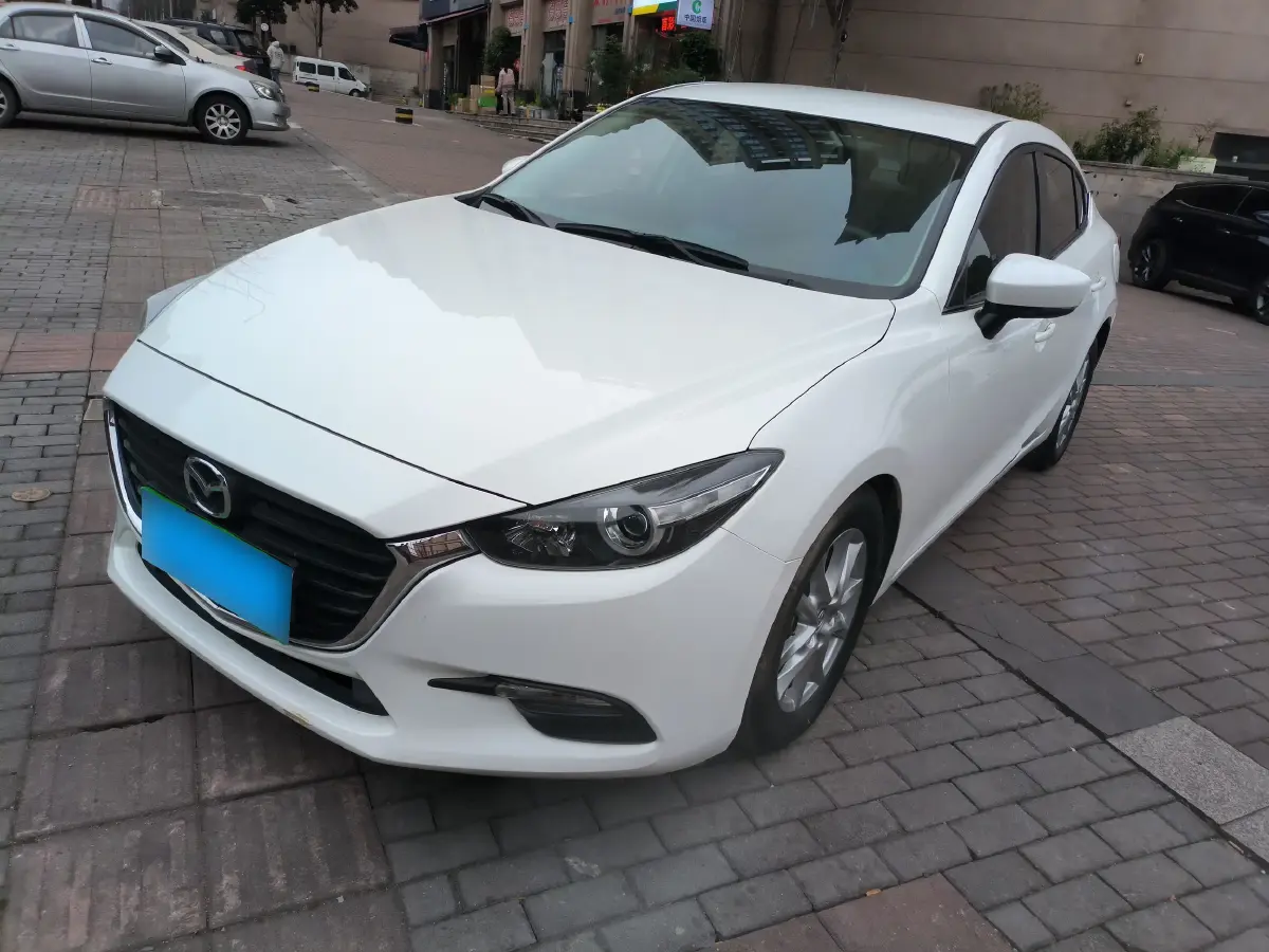 2017 Mazda 3 Axela 1.5L 117HP L4 6AT