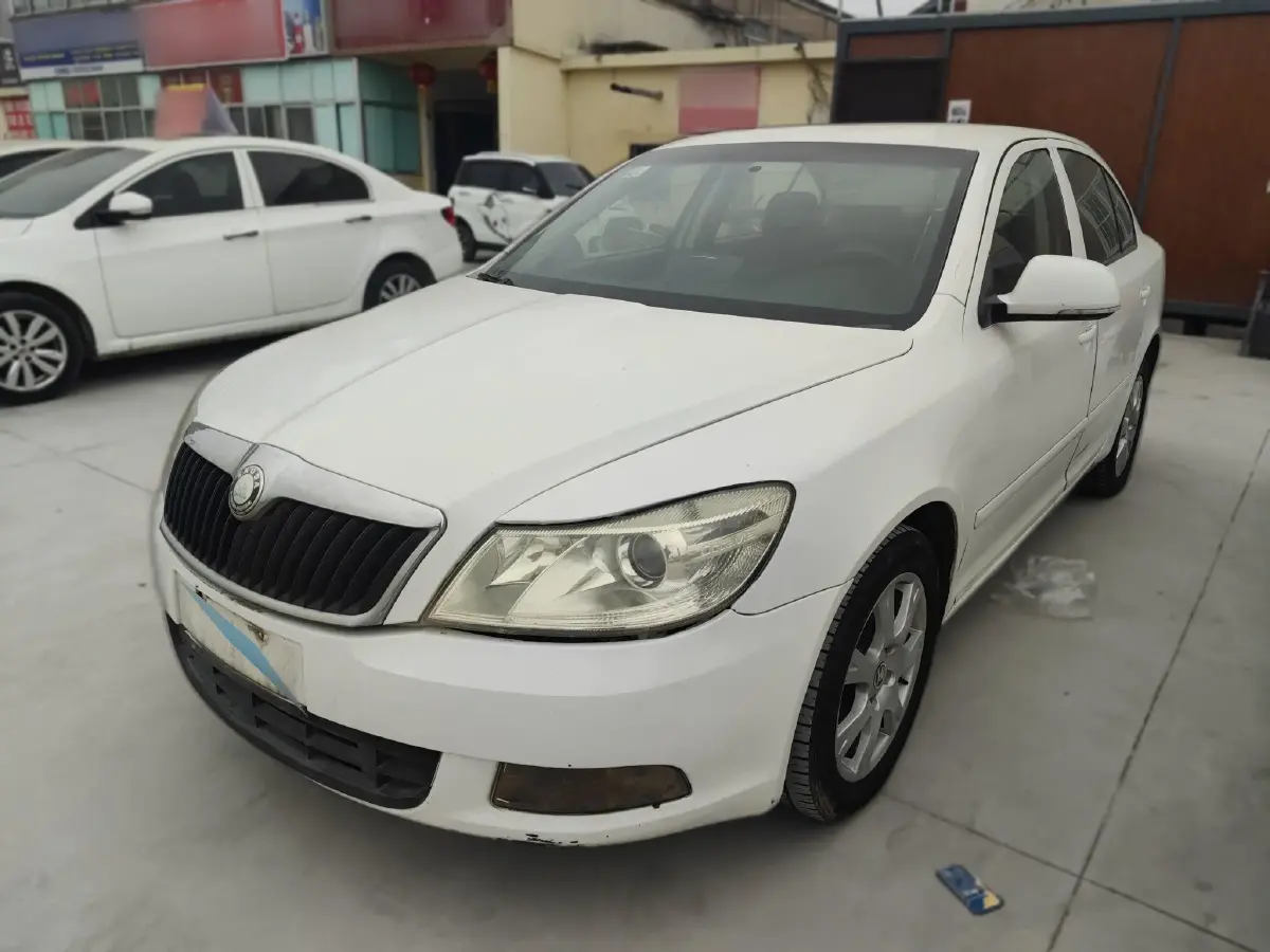 2014 Skoda Octavia 1.6L 105HP L4 5MT