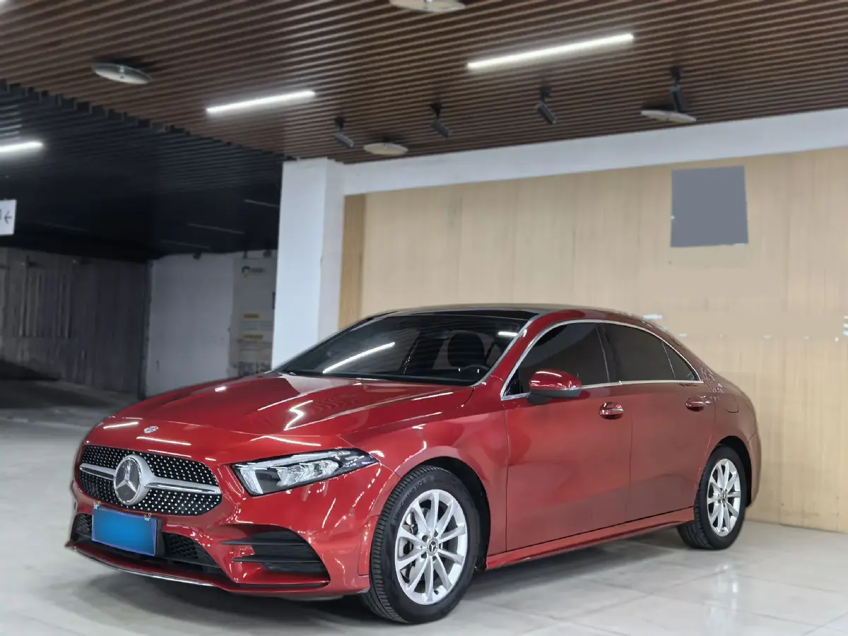 2019 Mercedes-Benz A Class 1.3T 163HP L4 7DCT 2019 Mercedes-Benz A Class 1.3T 163HP L4 7DCT