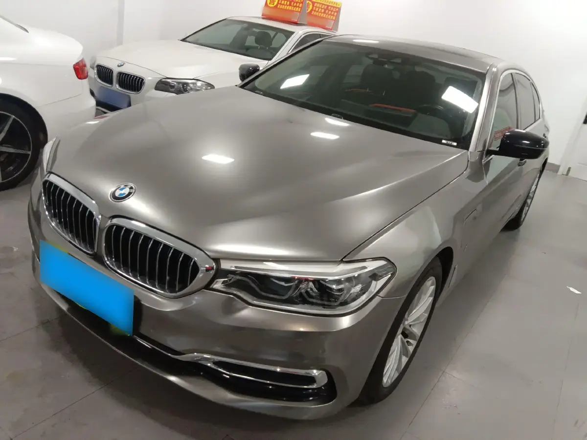 2019 BMW 5 Series 2.0T 184HP L4 8AT PHEV 13KWH