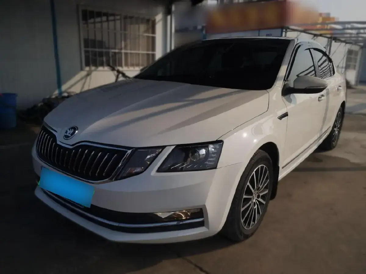 2019 Skoda Octavia 1.5L 113HP L4 6AT