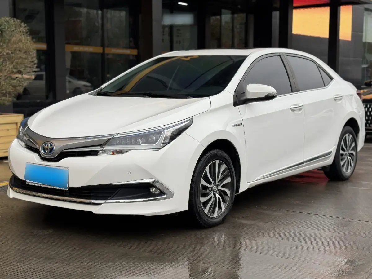 2017 Toyota Corolla 1.8L 99HP L4 E-CVT Hybrid