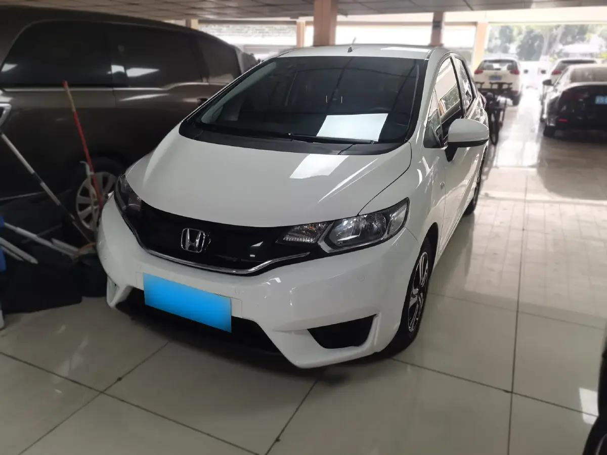 2016 Honda Fit 1.5L 131HP L4 CVT