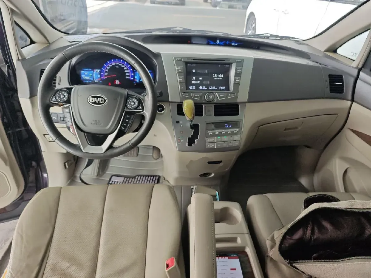 2013 BYD M6 2.4L 160HP L4 4AT,autocango,china used car exporter,china ev exporter,chinese used car exporter,chinese used ev exporter