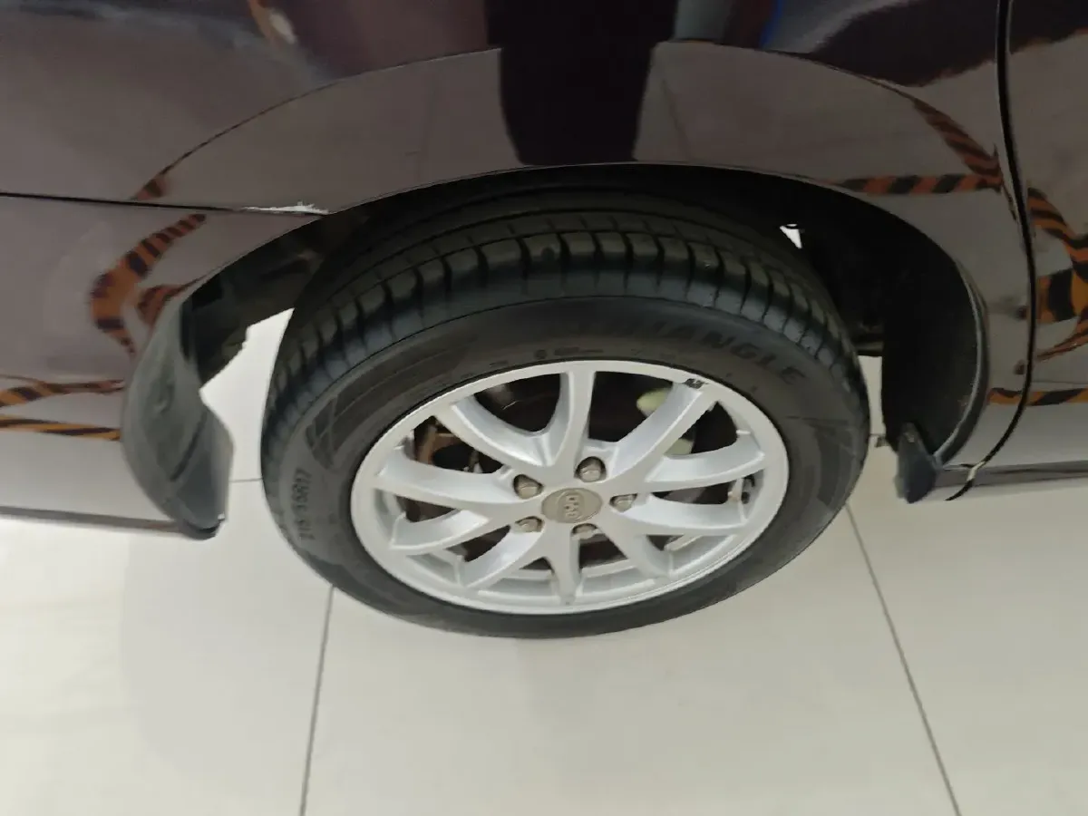 2013 BYD M6 2.4L 160HP L4 4AT,autocango,china used car exporter,china ev exporter,chinese used car exporter,chinese used ev exporter