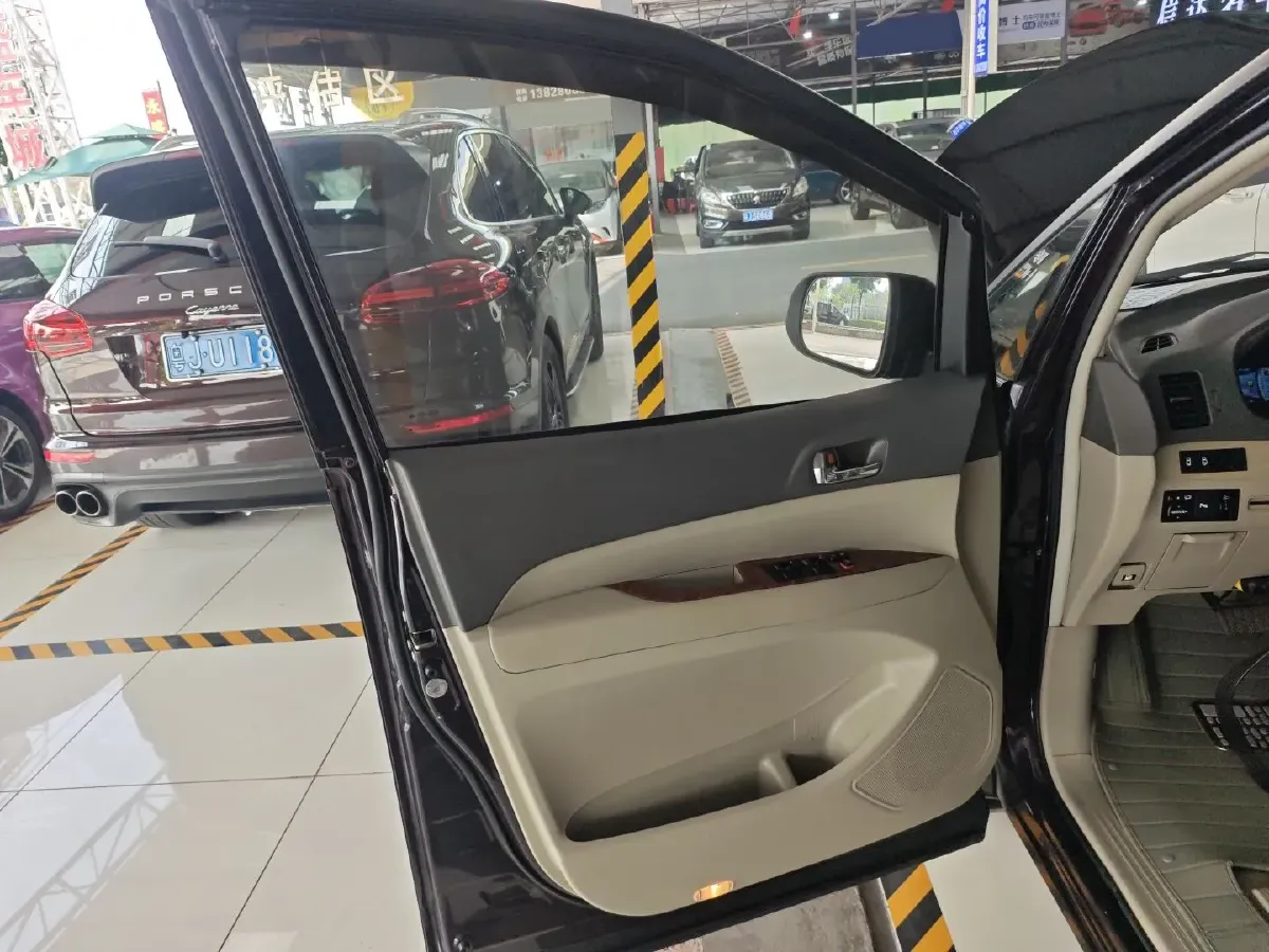 2013 BYD M6 2.4L 160HP L4 4AT,autocango,china used car exporter,china ev exporter,chinese used car exporter,chinese used ev exporter