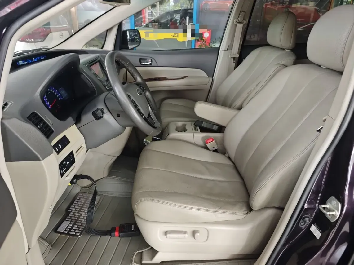 2013 BYD M6 2.4L 160HP L4 4AT,autocango,china used car exporter,china ev exporter,chinese used car exporter,chinese used ev exporter