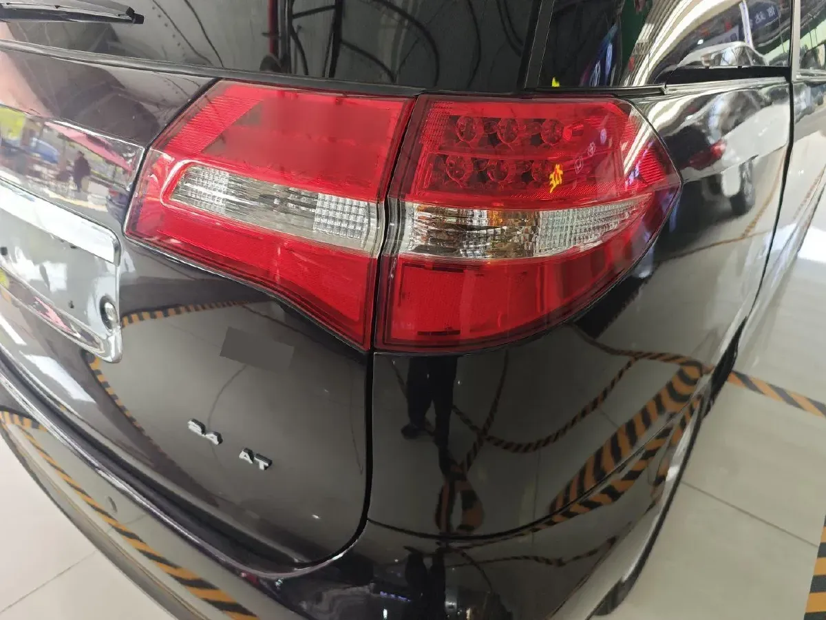 2013 BYD M6 2.4L 160HP L4 4AT,autocango,china used car exporter,china ev exporter,chinese used car exporter,chinese used ev exporter