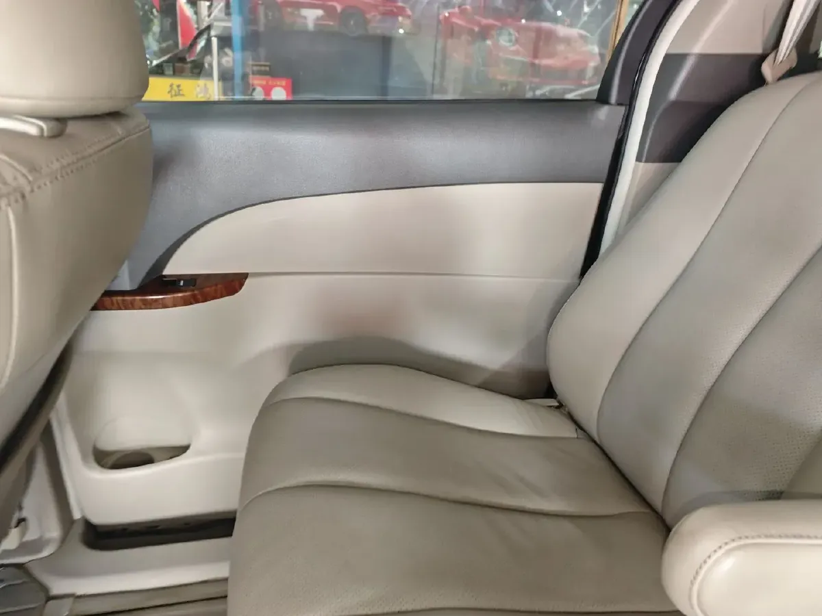 2013 BYD M6 2.4L 160HP L4 4AT,autocango,china used car exporter,china ev exporter,chinese used car exporter,chinese used ev exporter