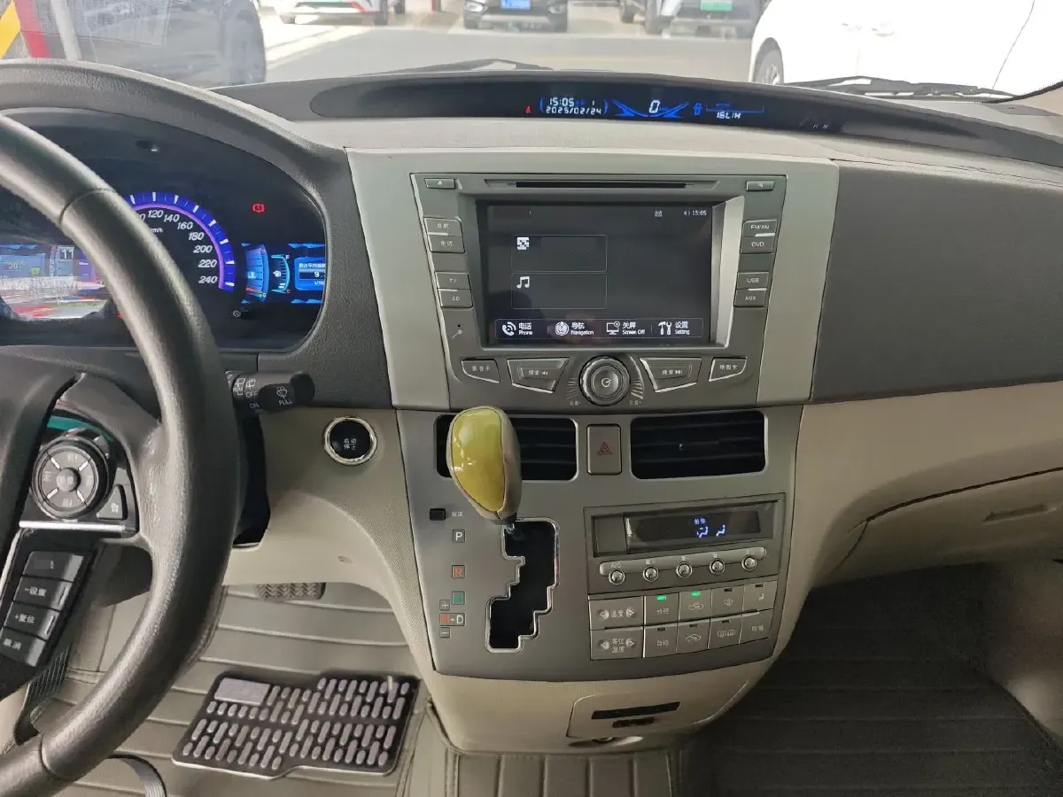 2013 BYD M6 2.4L 160HP L4 4AT,autocango,china used car exporter,china ev exporter,chinese used car exporter,chinese used ev exporter