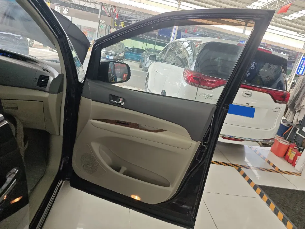2013 BYD M6 2.4L 160HP L4 4AT,autocango,china used car exporter,china ev exporter,chinese used car exporter,chinese used ev exporter