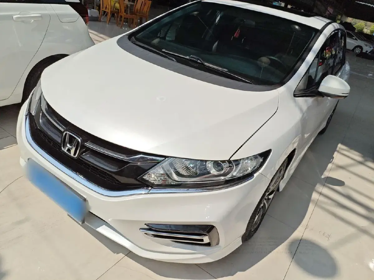 2017 Honda Jade 1.5T 156HP L4 CVT