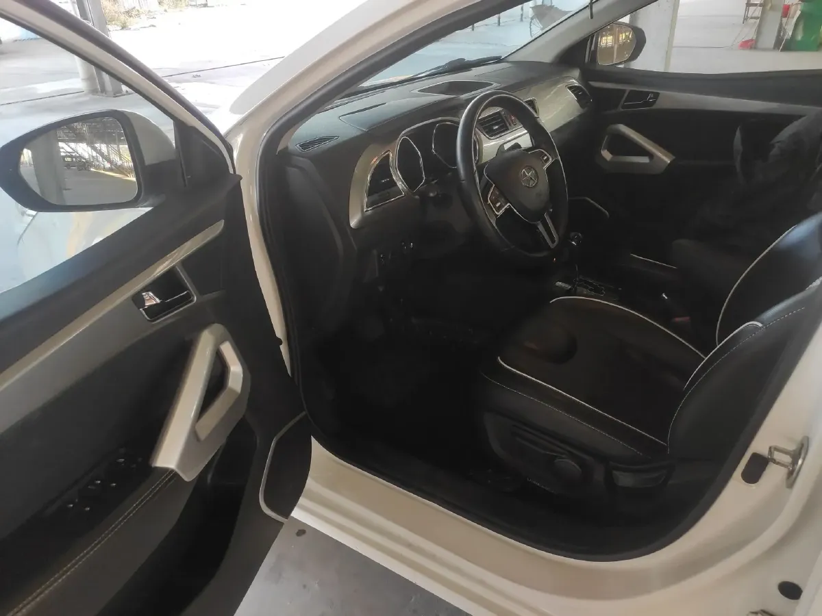 2015 JAC Refine S2 1.5L 113HP L4 CVT,autocango,china used car exporter,china ev exporter,chinese used car exporter,chinese used ev exporter