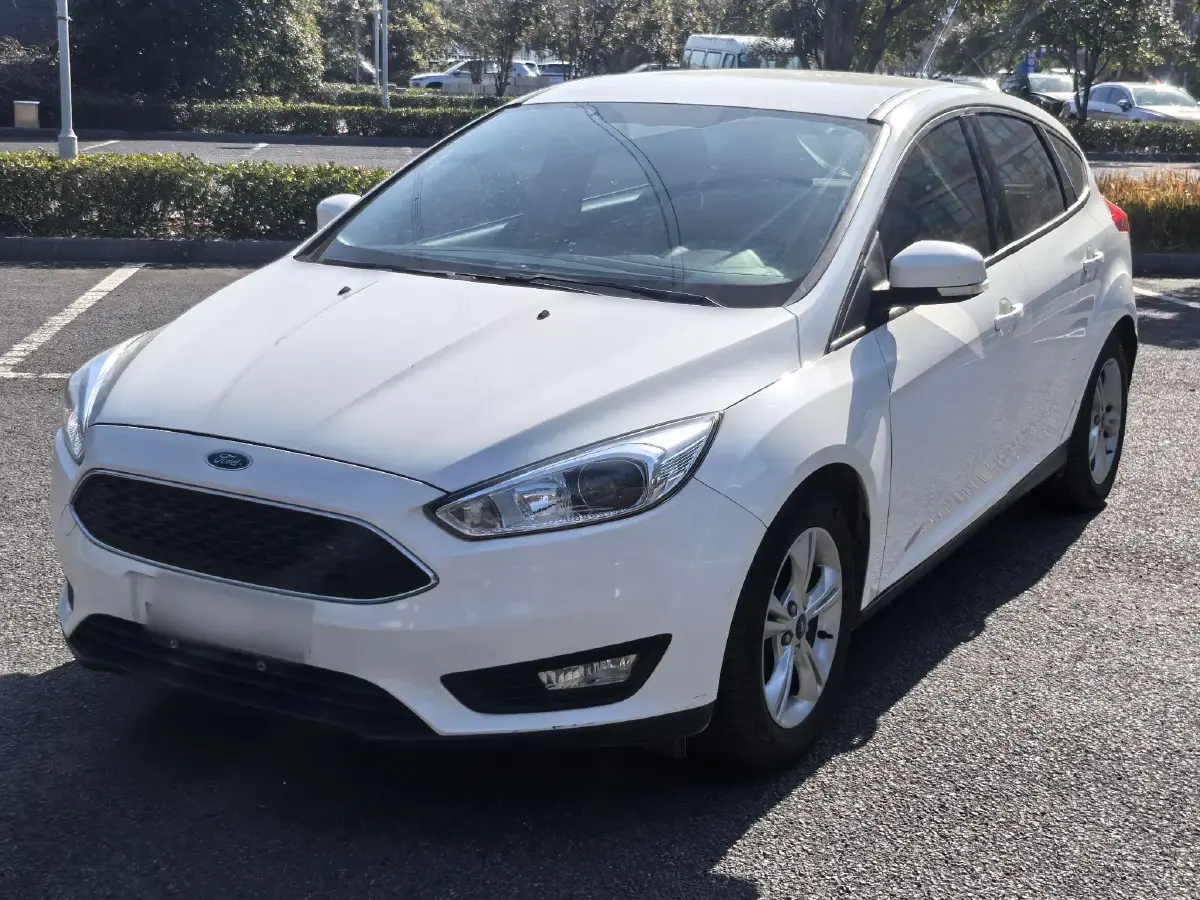 2015 Ford Focus 1.6L 125HP L4 6DCT